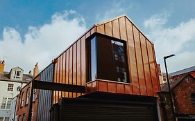 3-Story Townhouse - Sleeps 8