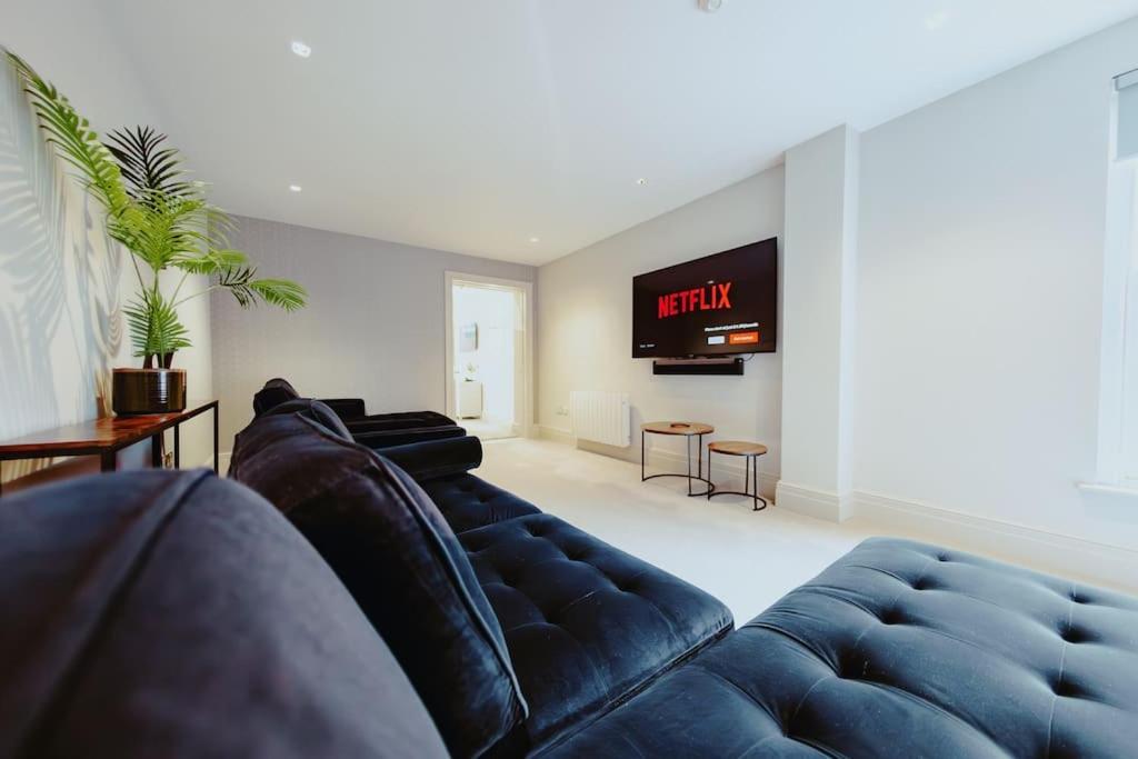 3-Story Townhouse - Sleeps 8 Apartment Leeds  Exterior photo