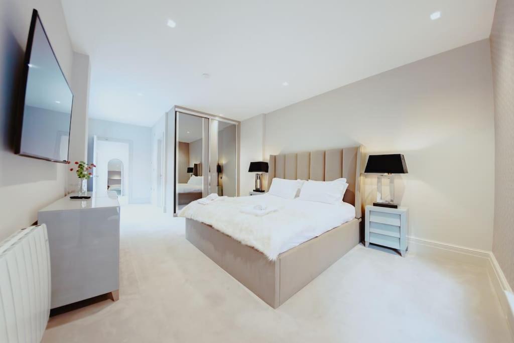 3-Story Townhouse - Sleeps 8 Apartment Leeds  Exterior photo