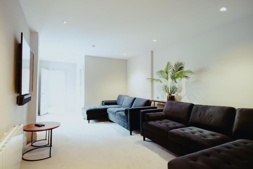 3-Story Townhouse - Sleeps 8 Apartment Leeds  Exterior photo